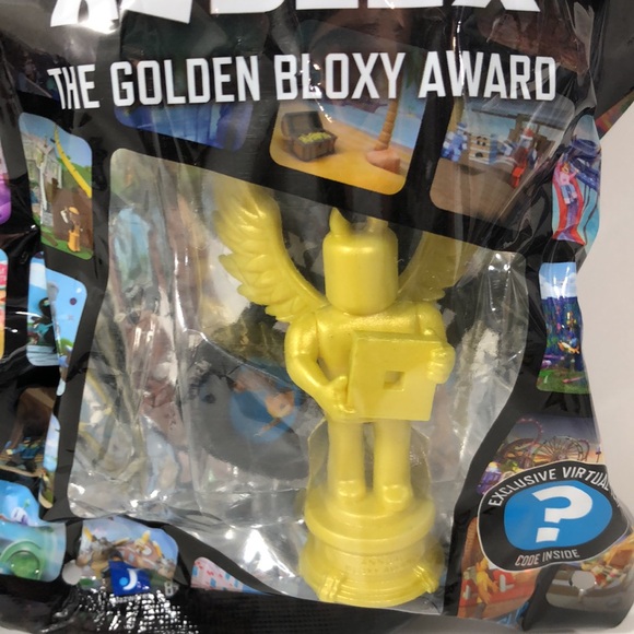 Roblox Backpack Clip Figure Series 1 holly and The Golden Bloxy Award - Picture 3 of 4